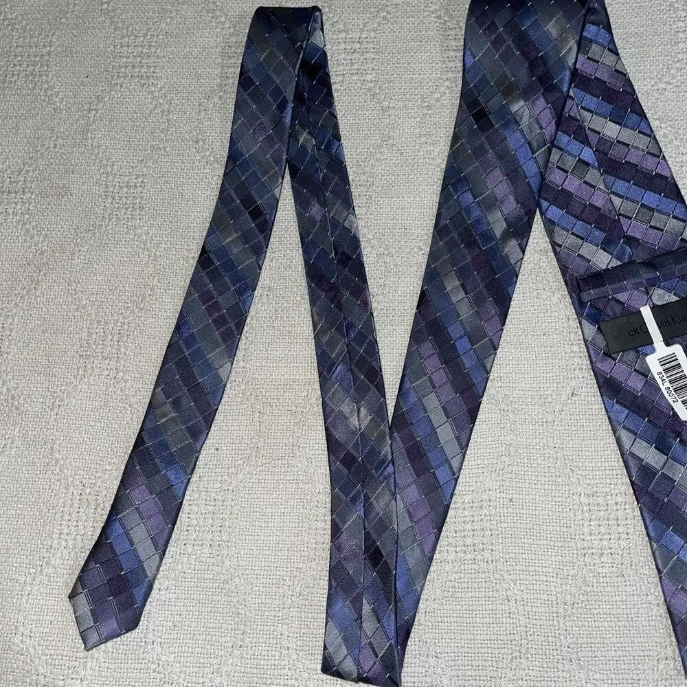 Calvin Klein Men’s Dress Tie Sz 23” 3.5” Blue Geometric Extra Long Business NWT